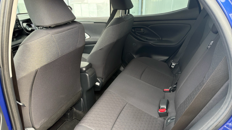 Toyota Yaris 1.5 Hybrid Design 5dr CVT Hybrid Hatchback